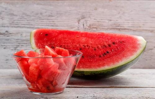 小鸡毛吃瓜,揭秘娱乐圈的幕后故事