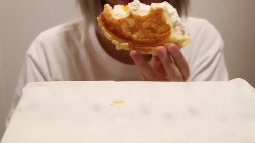 吃巧克力蜜瓜包子,一口咬下，幸福感爆棚