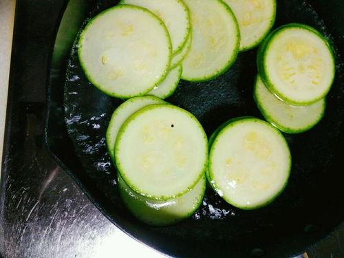 吃蒸茭瓜能通便吗,轻松解决便秘困扰”